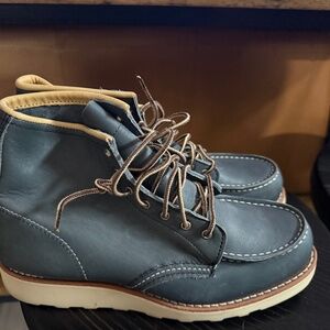 Women’s Red Wing Classic Moc